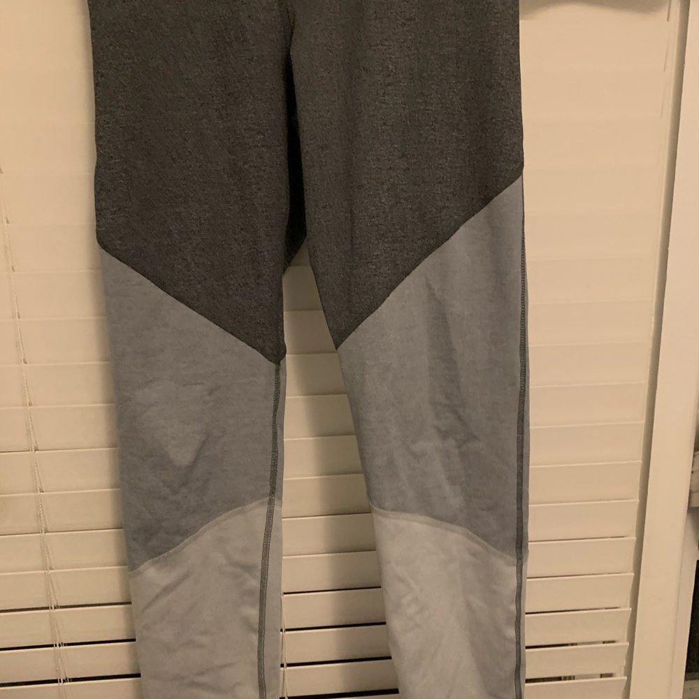 Old navy go dry active leggings